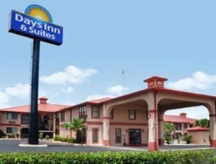 Days Inn & Suites By Wyndham Braunig Lake Elmendorf Номер фото